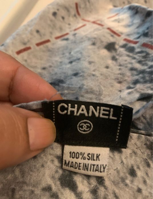 Esarfa Chanel Man on the moon 2017