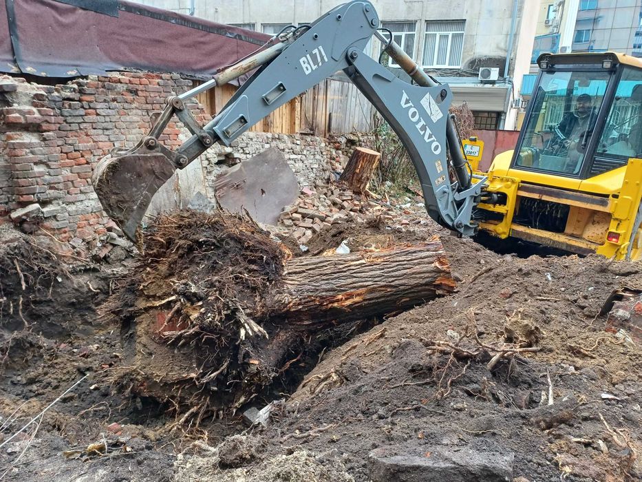 Извозва строителни отпадъци, кърти, чисти мазета и апартаменти