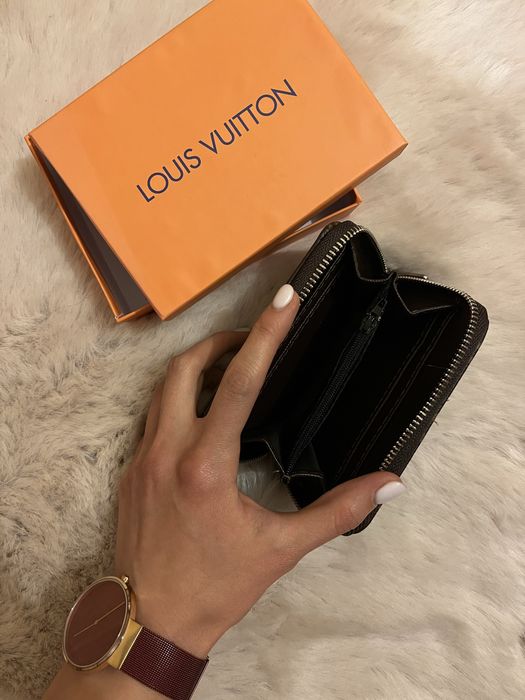 Луксозни дамски портмонета (с кутия)