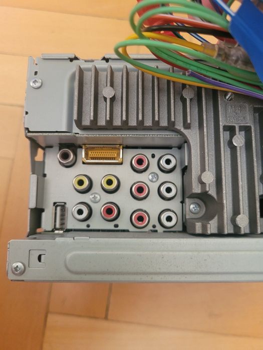 Pioneer аудио система с блутут и задна камера