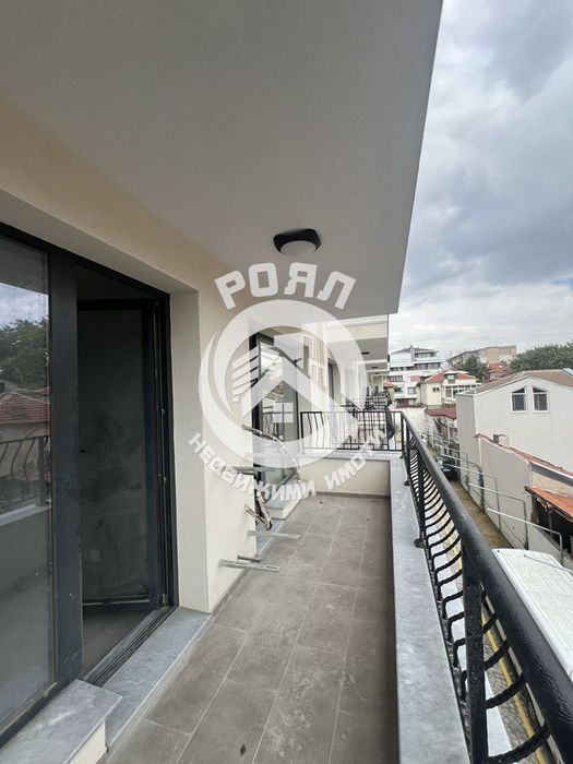 Продава се Двустаен апартамент в Пловдив, Център - 67 кв.м за 2508 €/кв.м - Снимка #6