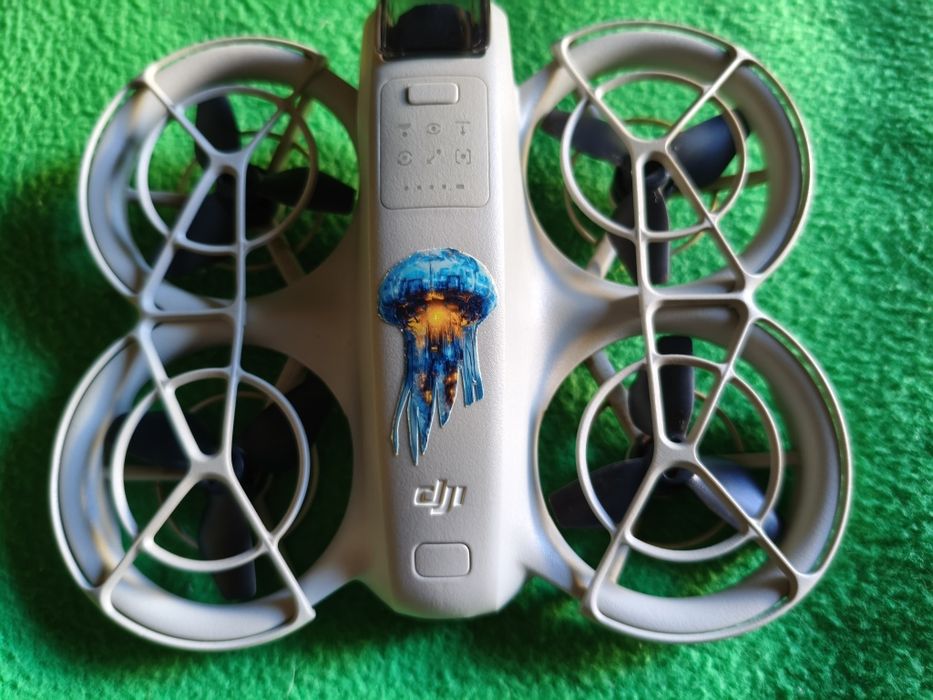 Квадрокоптер DJI neo.
