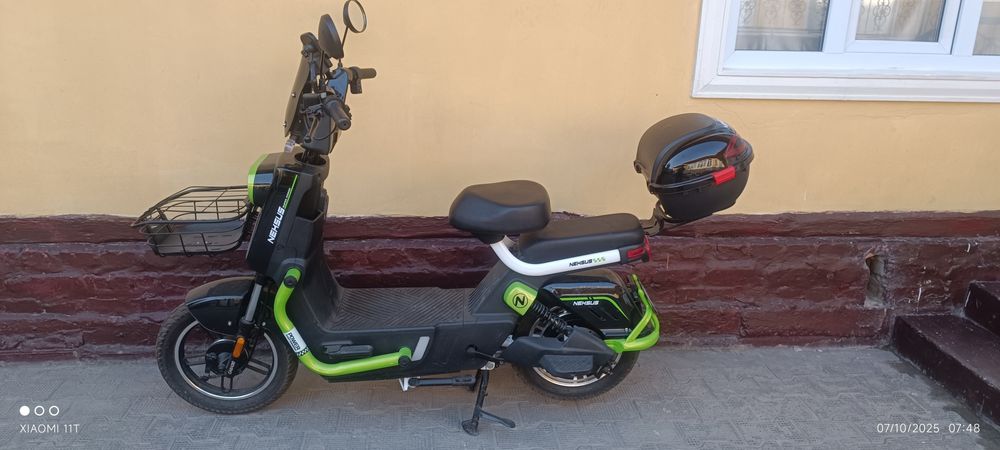 NEKSUS Elektron Skuter