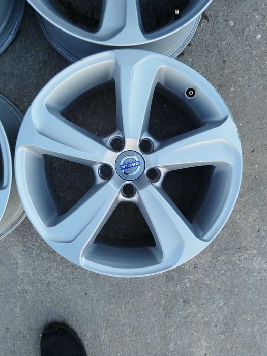 Волво 7.5х17 цола ет52. 5мм.