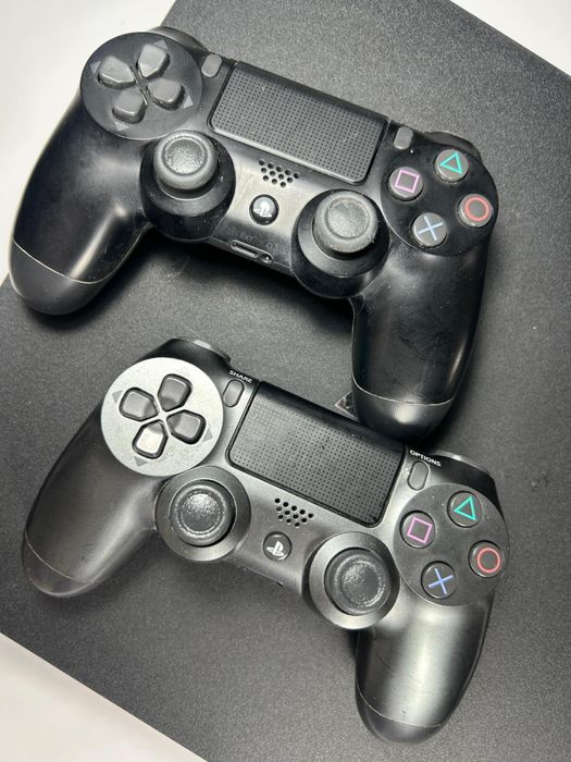 Ps4 pro 1T.