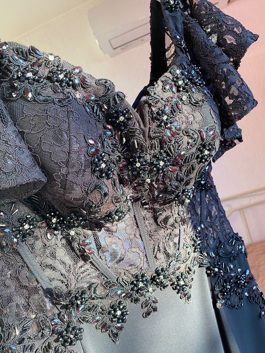 Елегантна черна бална рокля – размер 36 (S), носена веднъж