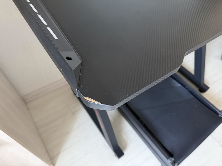 Стол компьютерный