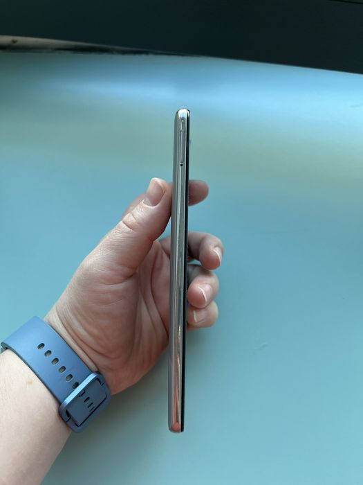 Продам отличный телефон и часы