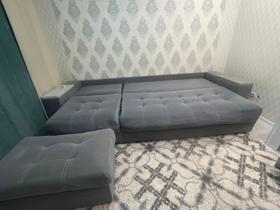 Диван гостинный с пуфом