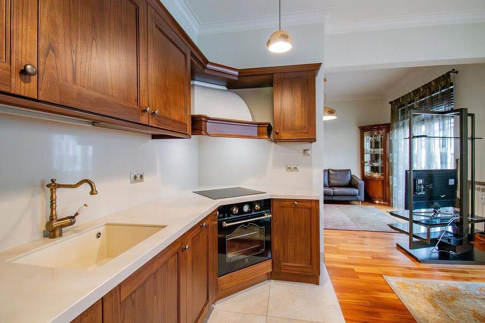Дава се под наем Двустаен апартамент в София, Център - 73 кв.м за 1246.44 € - Снимка #2