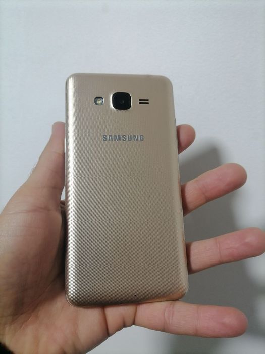 Мобил телефони сотилади Samsung J2Prime