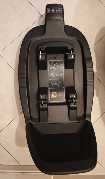 Изофикс база Familyfix3 и стол за кола 0-13кг Maxi-Cosi Tinca iSize