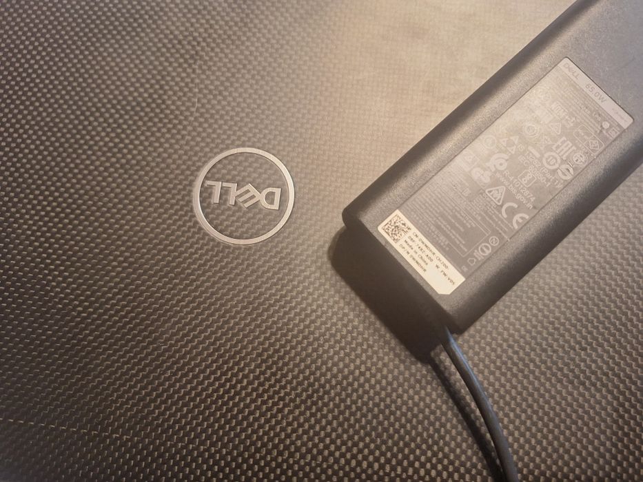 Продавам Laptop Dell Latitude 7410