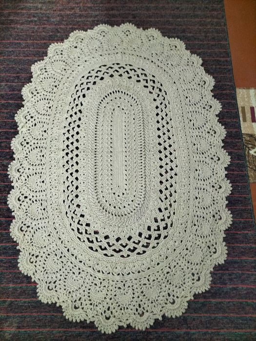 Ковер вязаный крючком