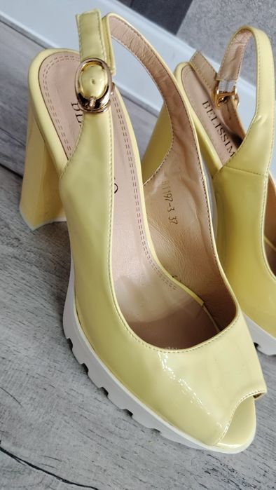 туфли босоножки новые