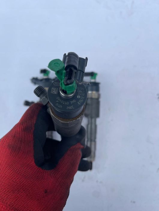 Injector Volvo V50 1.6 D 0445110340