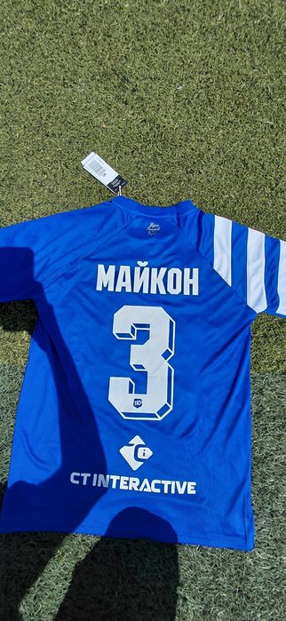 Фланелки на Левски с Майкон и Евертон Бала на гърба