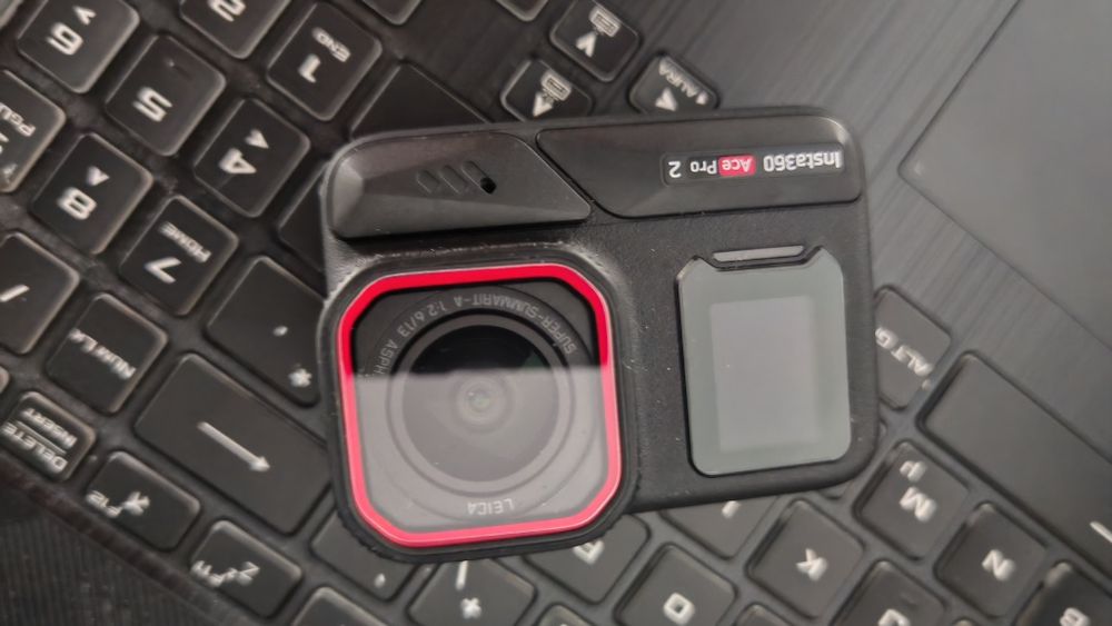 Vând insta360 ace pro 2