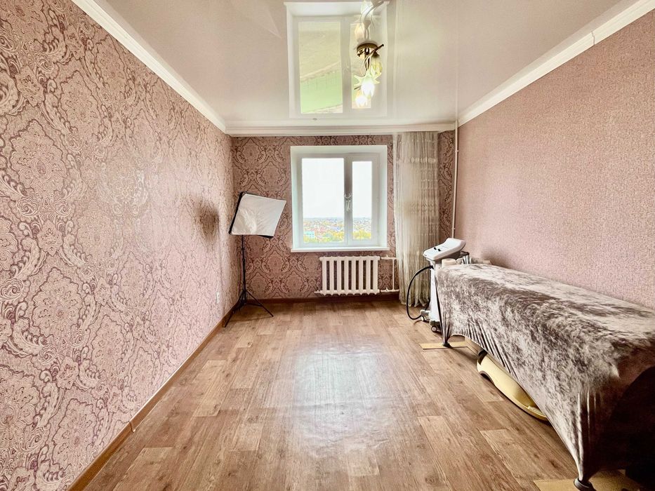 4-комнатная на 8 мкрн 4 кольцо ][