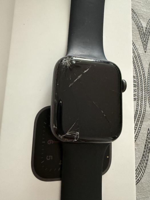 Apple Watch SE  44мм