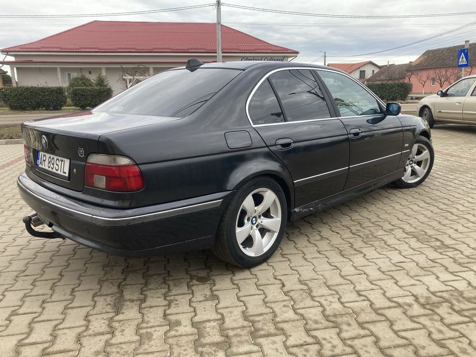 De vanzare  bmw e39 520i