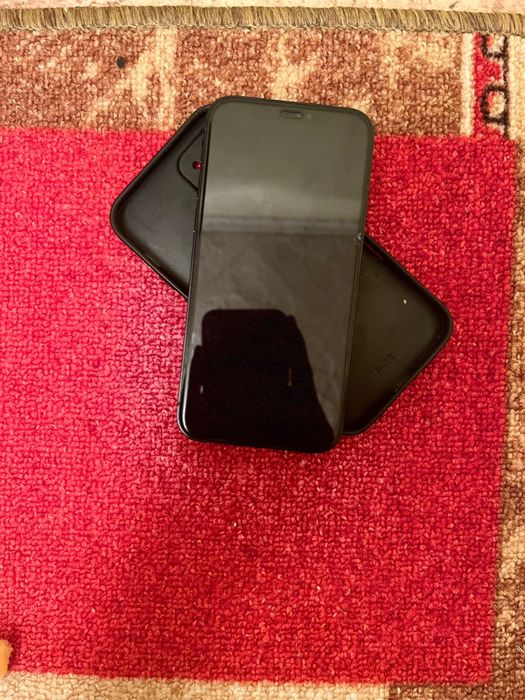 IPhone 12 в хорошом состоянии