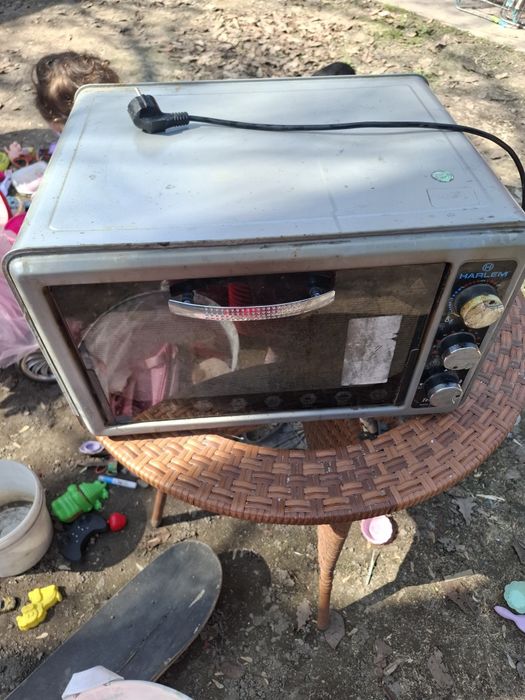 Духовка работает,греет