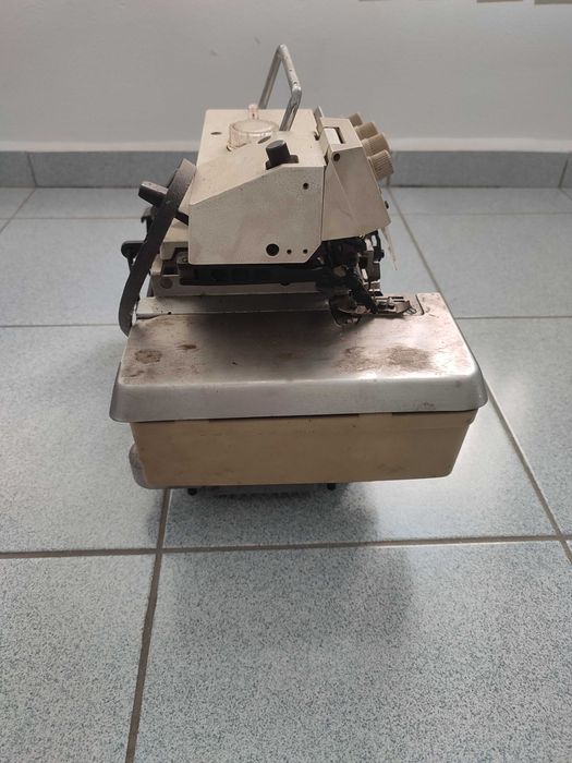 Професионален индустриален оверлог с пико JUKI MO-2500 (комплект с маса и мотор), Жуки, шевна машина