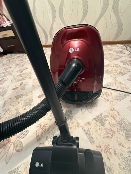 Пылесос почьти новый LG
