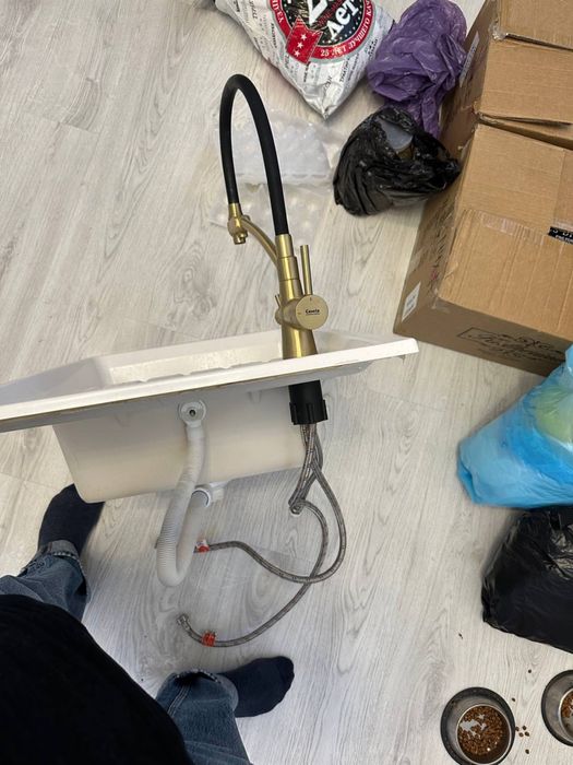 Раковина со смесителем