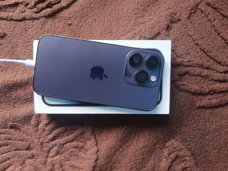 Продам айфон 14 про