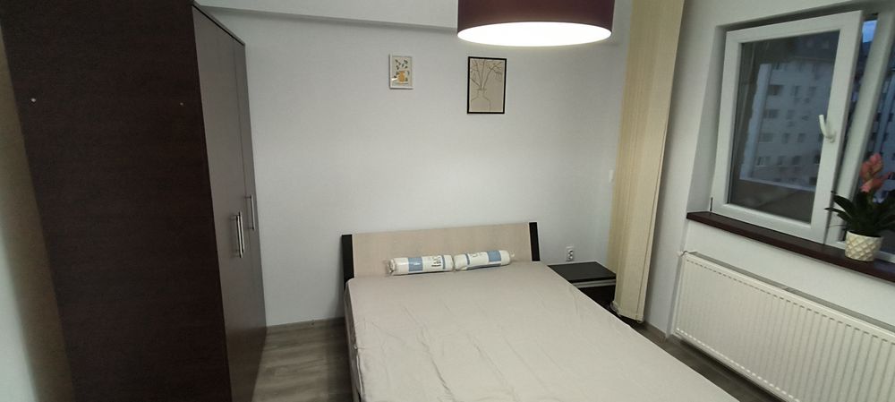 Apartament decomandat de închiriat