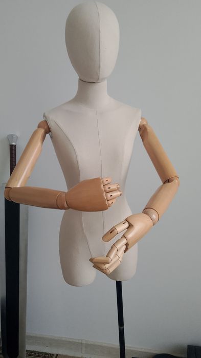 Продам манекен женский