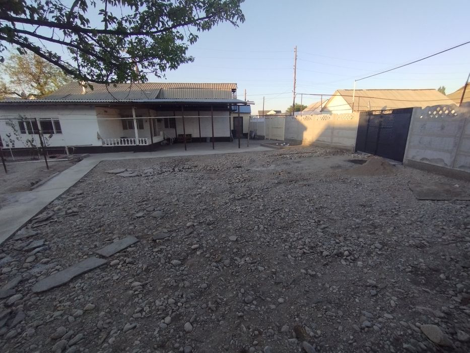 Үй сатылады магазинімен