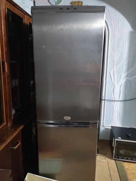 Холодильник Аристон  продам