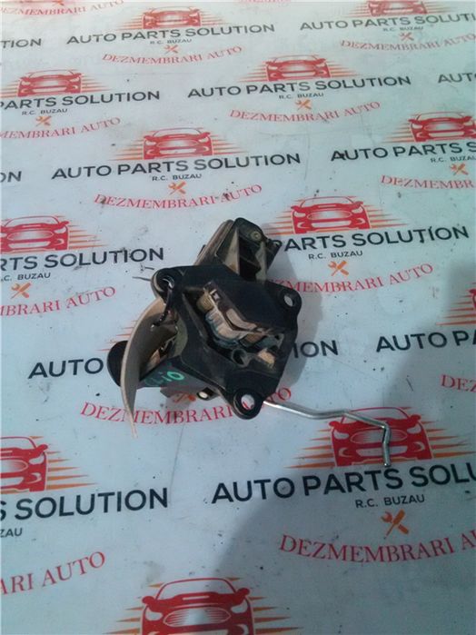 Buton deschidere capota spate renault clio 2 an fabr. 2007