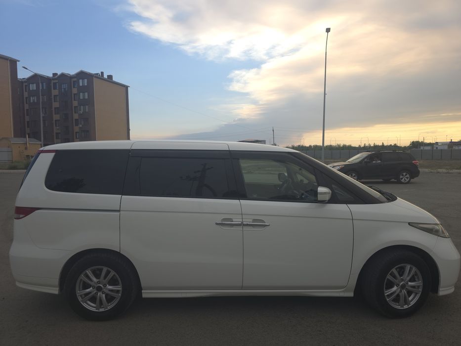 Продаётся Honda Elysion