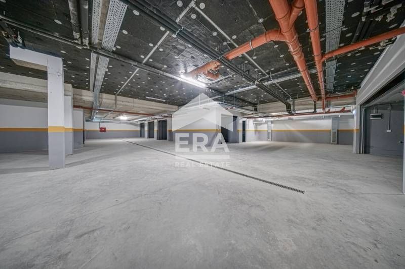 Тристаен апартамент част от емблематична сграда до Борисовата градина