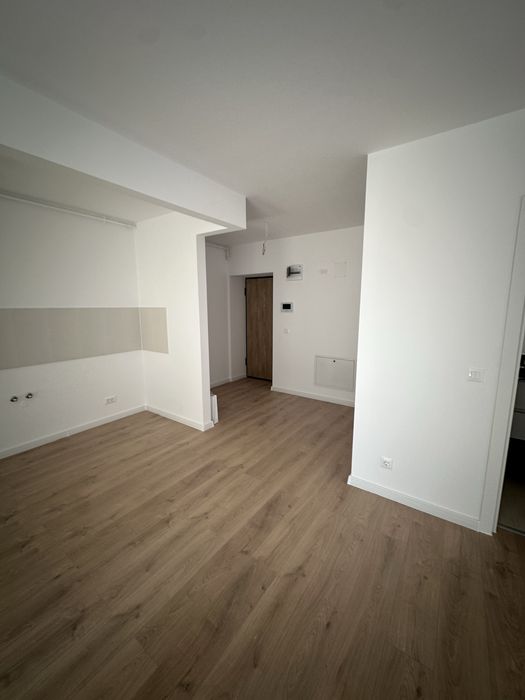 Apartament 2 camere, nemobilat si neutilat, in zona metrou N Teclu