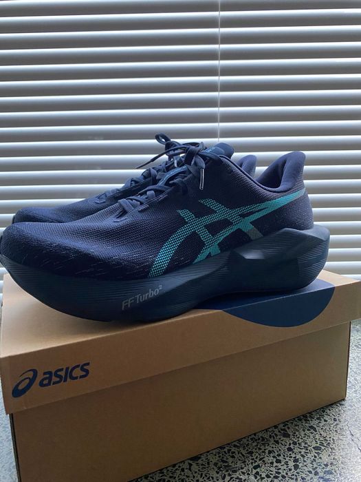 New Asics Novablast 6, 45 (EU) UK (10) 11 (US)