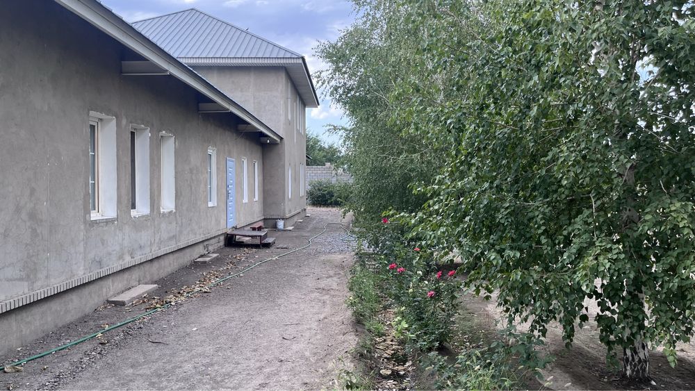 Продается дом с большим участком