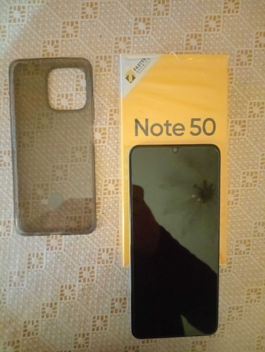 Продавам чисто нов телефон realme Note50,със залепен протектор,с гръб.