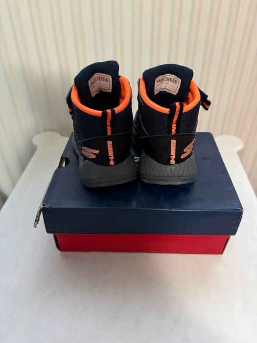 Обувки за момче размер 20 и 21