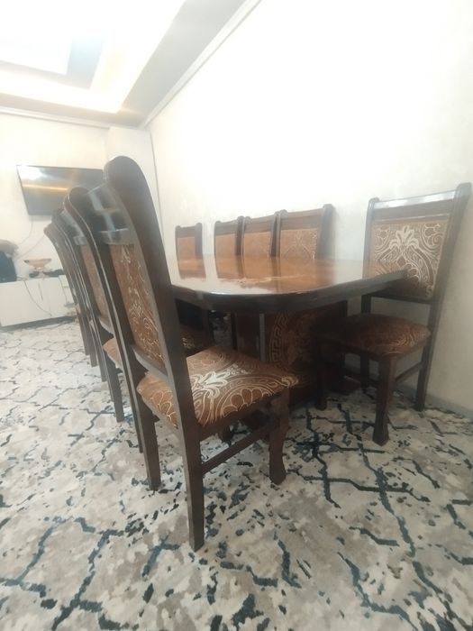 Стол стуллар сотилади!