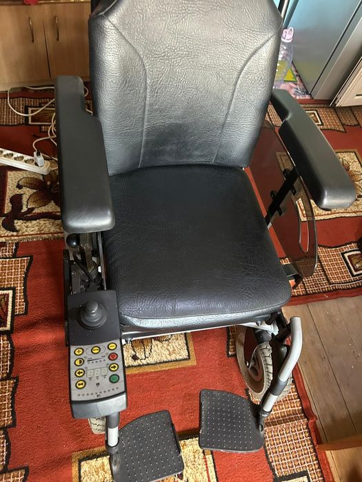 Carucior electric pt persoane cu dizabilitati
