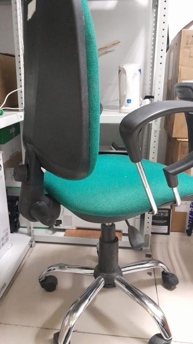 Кресло офисное..