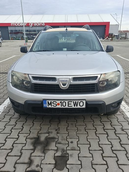 Vând/schimb  Duster 1.6i benzina +gpl 4x4 AC geamuri electrice