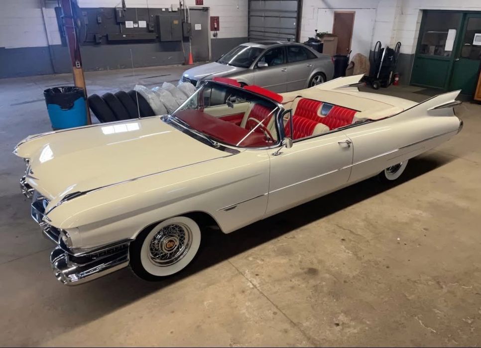 Masina Epoca Nunta Evenimente Cadillac Cabrio