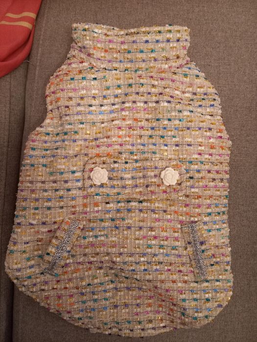 Lesa, zgarda si hainute catei