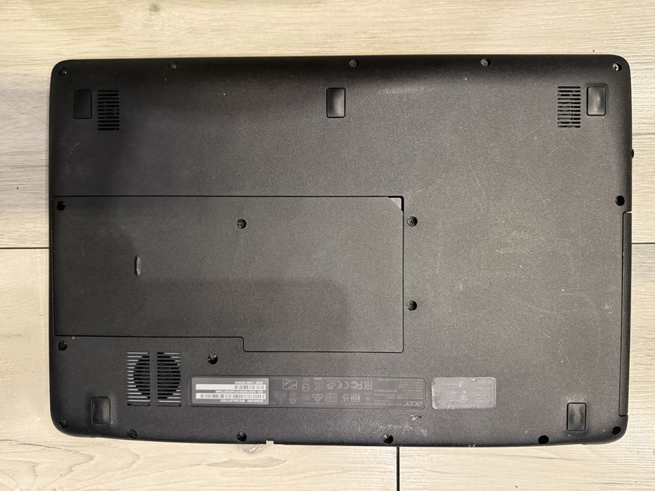 Acer EX2540-i3 6006u/8гб/250гб ссд